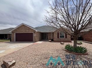 2421 Cobblestone Cir, Clovis, NM 88101
