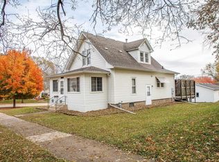 1004 Iowa St, Cedar Falls, IA 50613