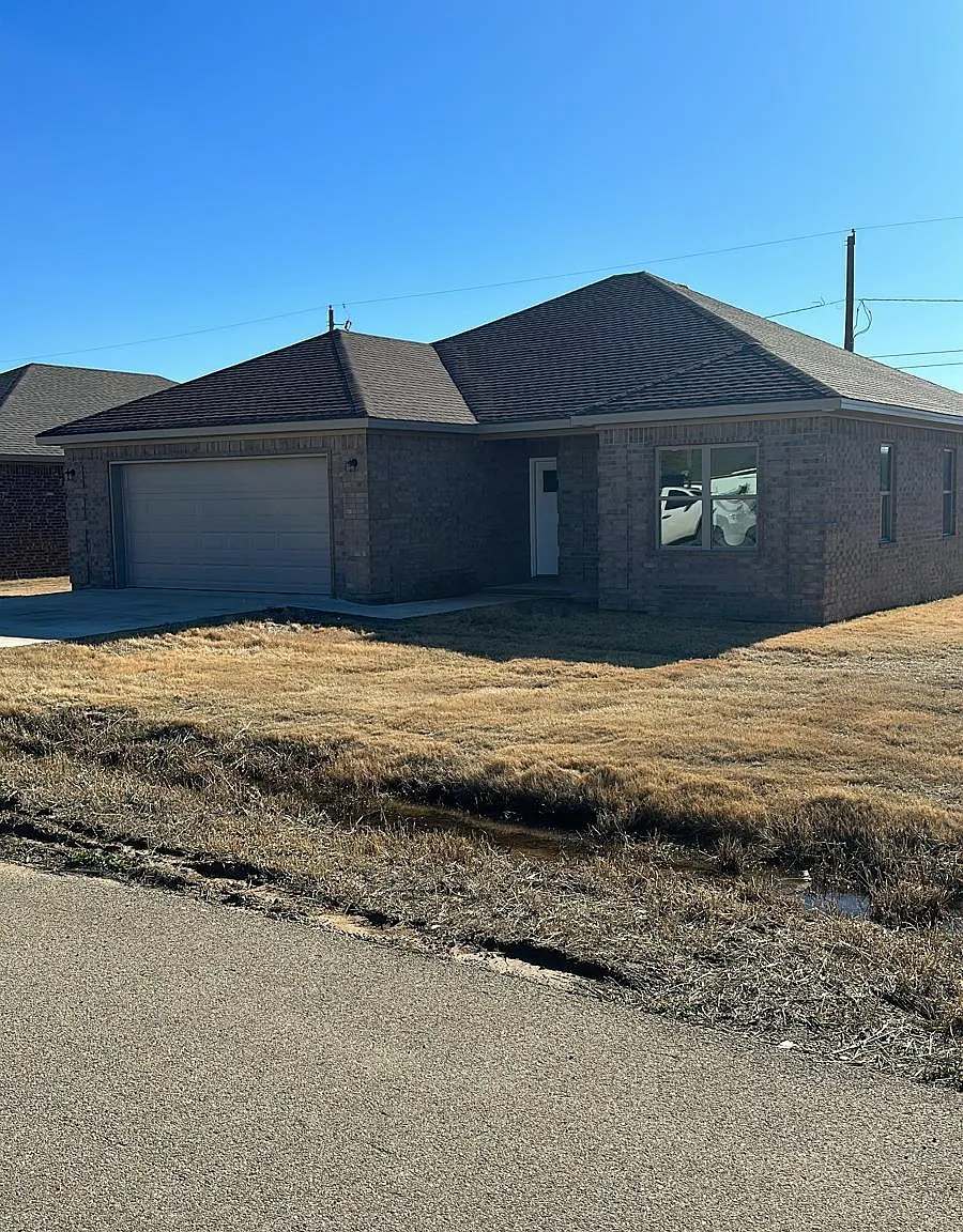 3 bed, 1581 sqft, $1,445 — Photo 2