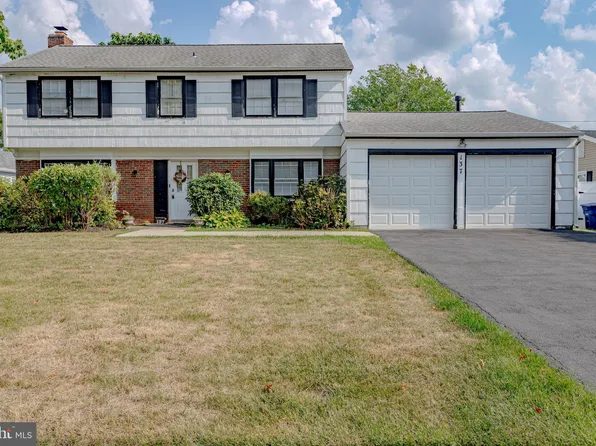 137 Glenview Ln, Willingboro, NJ 08046