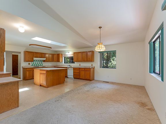 5th image of 26095 Poppy Drive