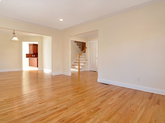 4th image of 29 Sandrock Ave