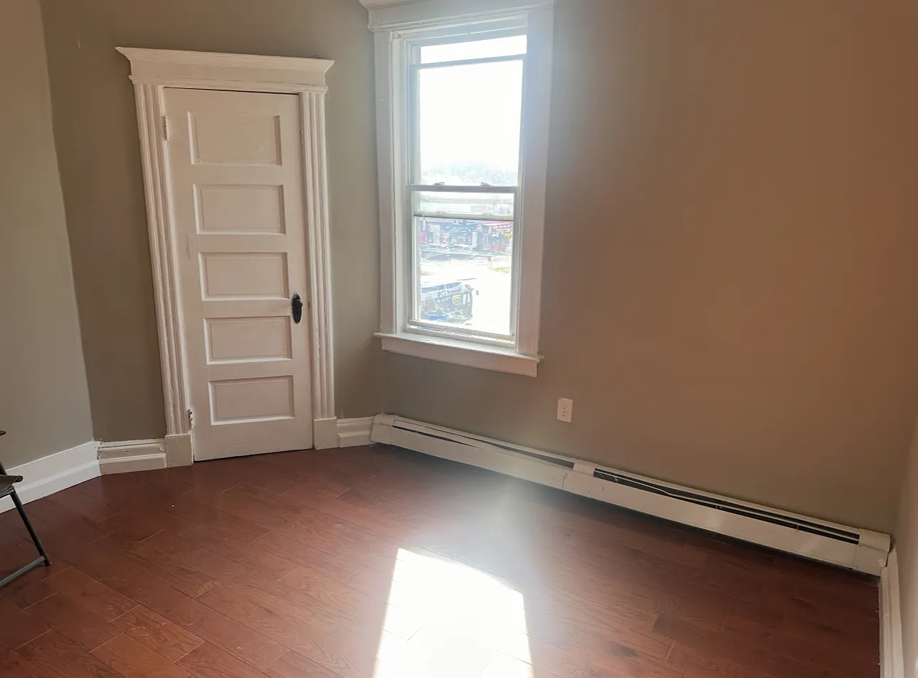 2 bed, 947 sqft, $1,400 — Photo 1