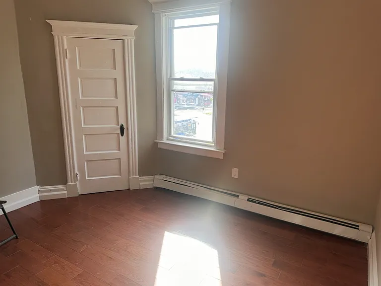 139 Franklin Ave #3S — Photo 1