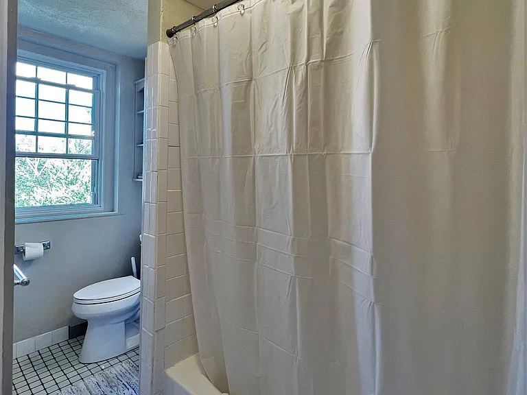5-7 Craigie Cir #32 — Photo 11