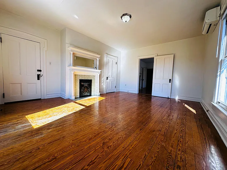 235 Kalorama St #C — Photo 8