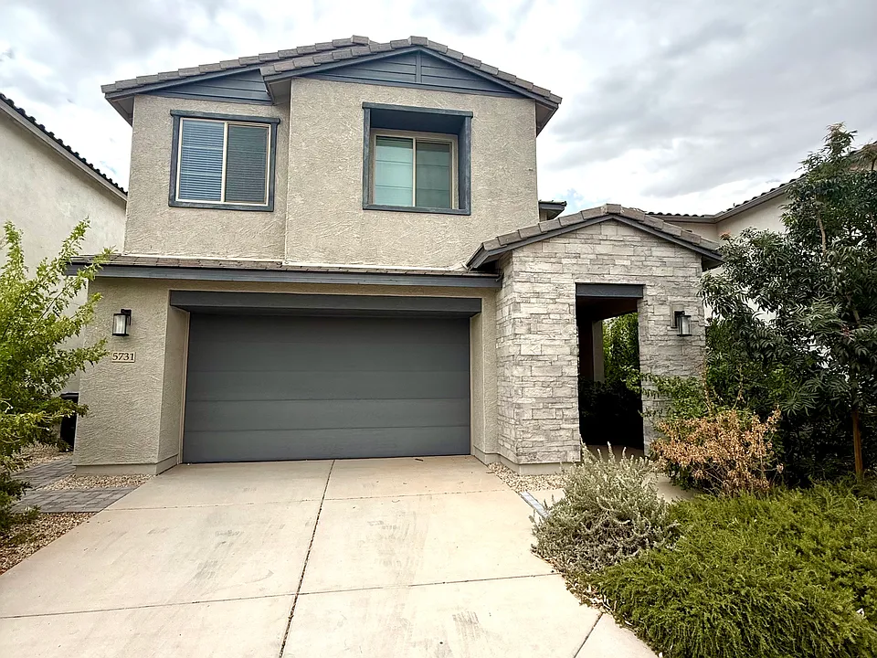 5731 S Labelle Ave