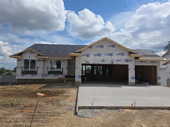 1833 Holly Meadow Ave SW, Cedar Rapids, IA 52404