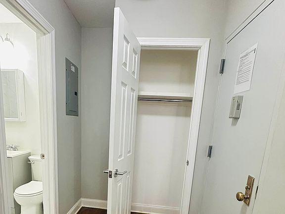 3rd image of 113 W 75th St #4B