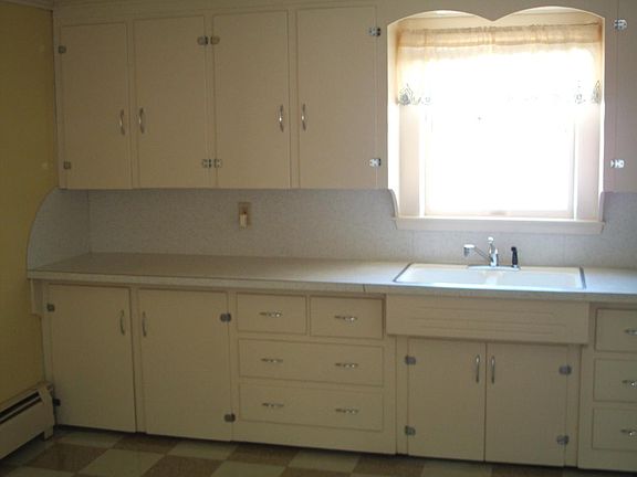 Ample cabinets and storage in kitchen