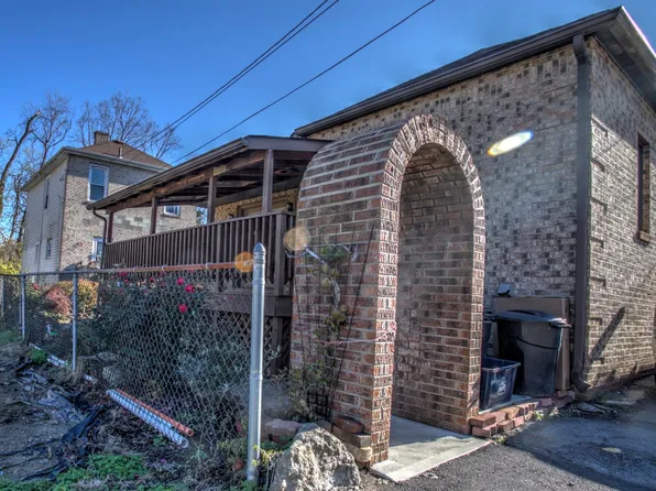 518 Harrison St, Carnegie, PA 15106