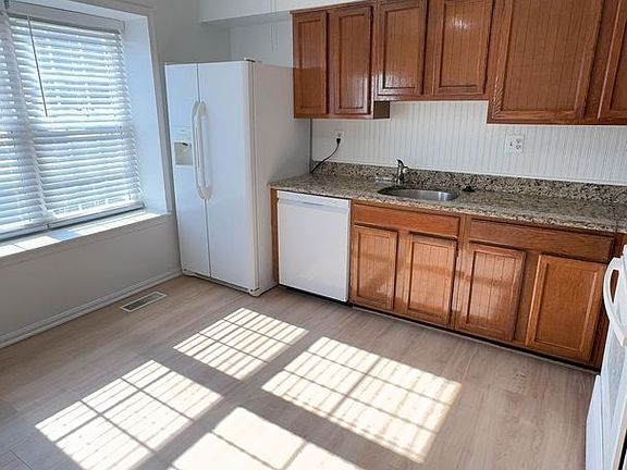 4th image of 5207 Harbor Court Dr