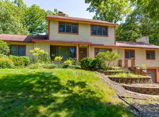 1101 Vinewood Ave, Willow Springs, IL 60480