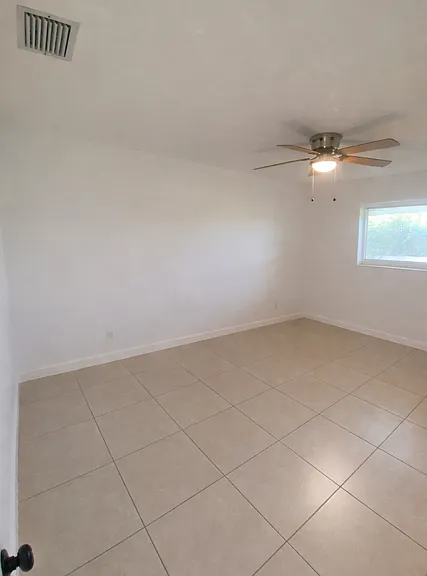 4341 NE 5th Ave — Photo 10