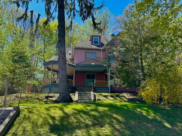 13 Circuit Ave E, Worcester, MA 01603