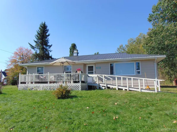 302 Armory Street St, Baraga, MI 49908