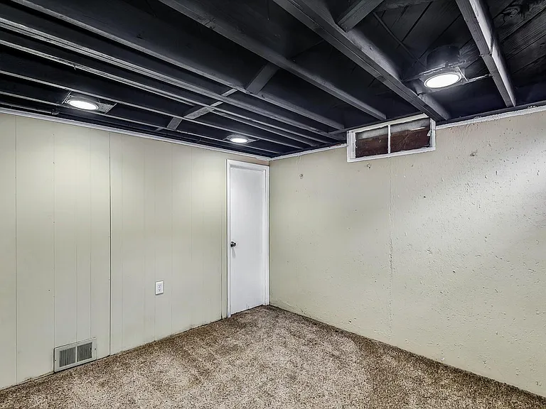 1845 N Sheridan St — Photo 19