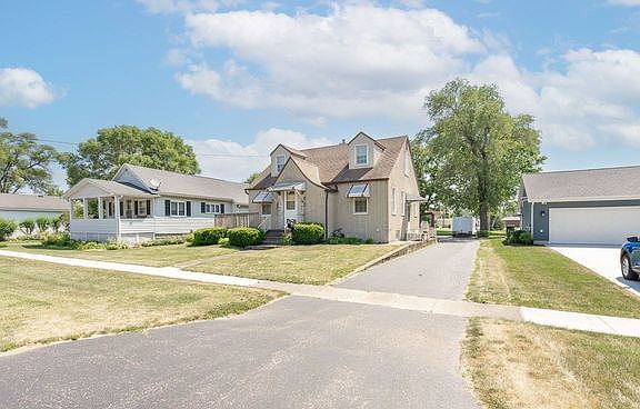 3rd image of 205 S De Witt Pl