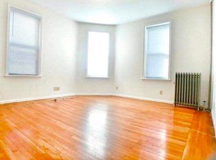 30-49 33rd St #A3, Astoria, NY 11102