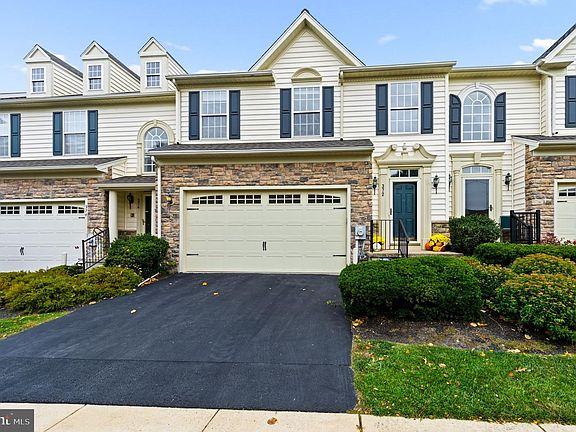 3rd image of 372 Cassell Ct #372