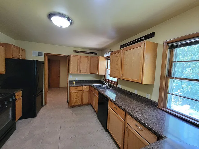 737 Lindberg Dr — Photo 25