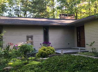 234 Wintergreen Hill Dr, Painesville, OH 44077