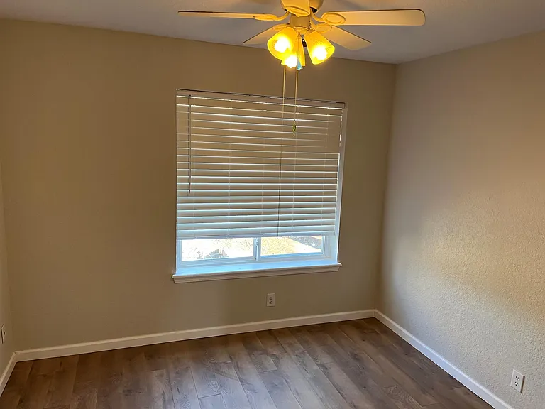 2709 Bishops Dr — Photo 8