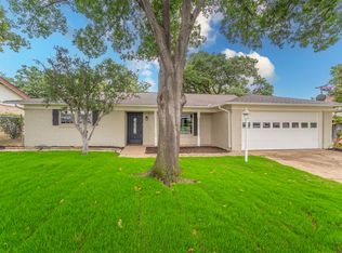 817 W Redbud Dr, Hurst, TX 76053