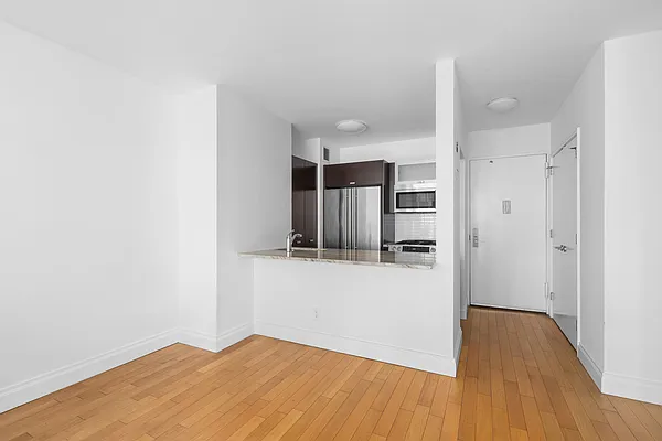 Rented by SERHANT. | media 3