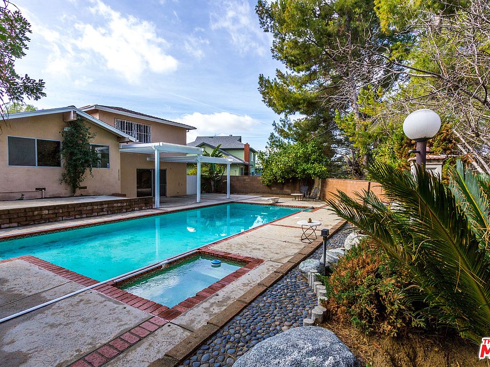 1st image of 1755 Sunny Heights Dr