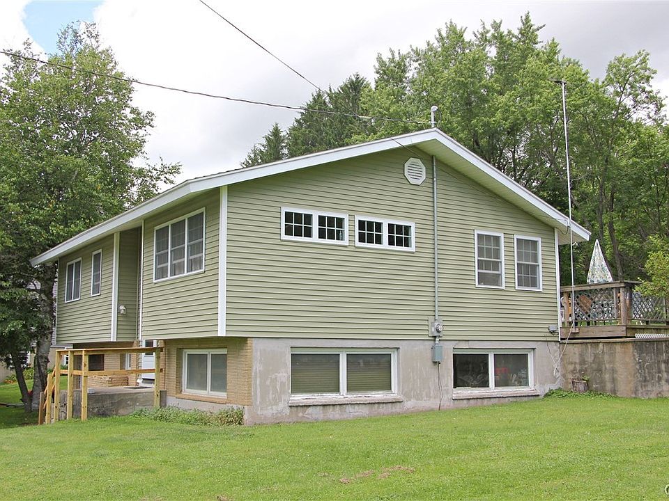 1st image of 2 Radnor Ln