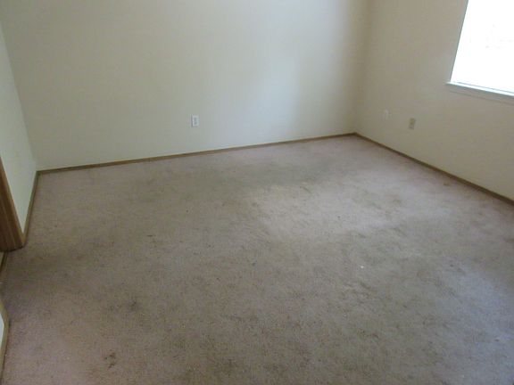4th image of 922 102nd St E #B