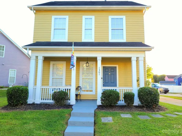 1301 Rising Oak Dr, Charlotte, NC 28206