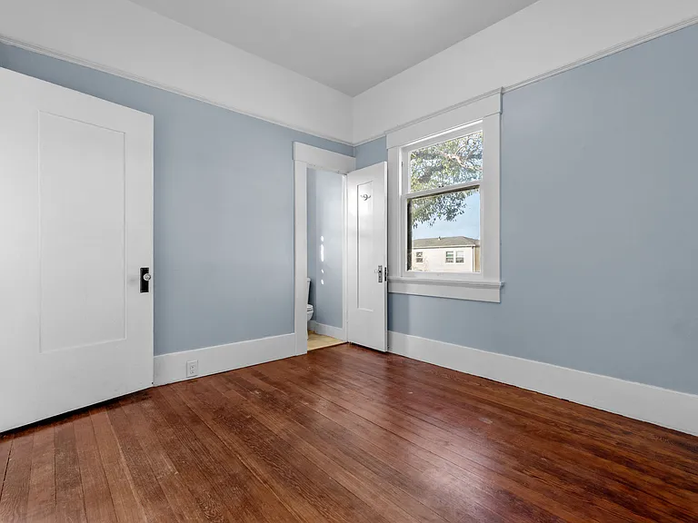 Bedroom 3: This room has already been rented and is no longer available.