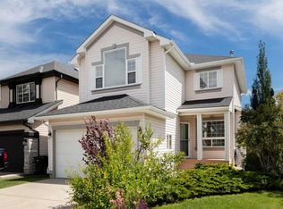 26 W Rocky Ridge Hts NW, Calgary, AB T3G4J6