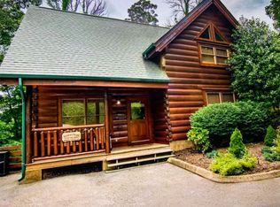 1124 Towering Oaks Dr, Sevierville, TN 37876