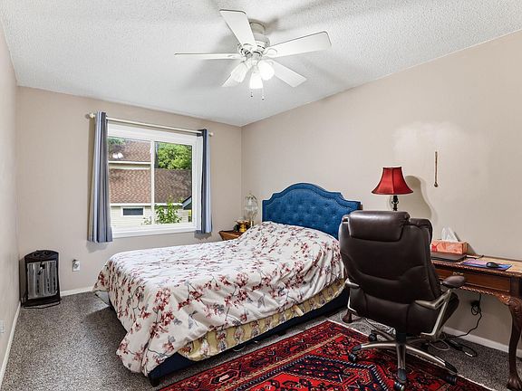 5th image of 17762 S Shore Ln W