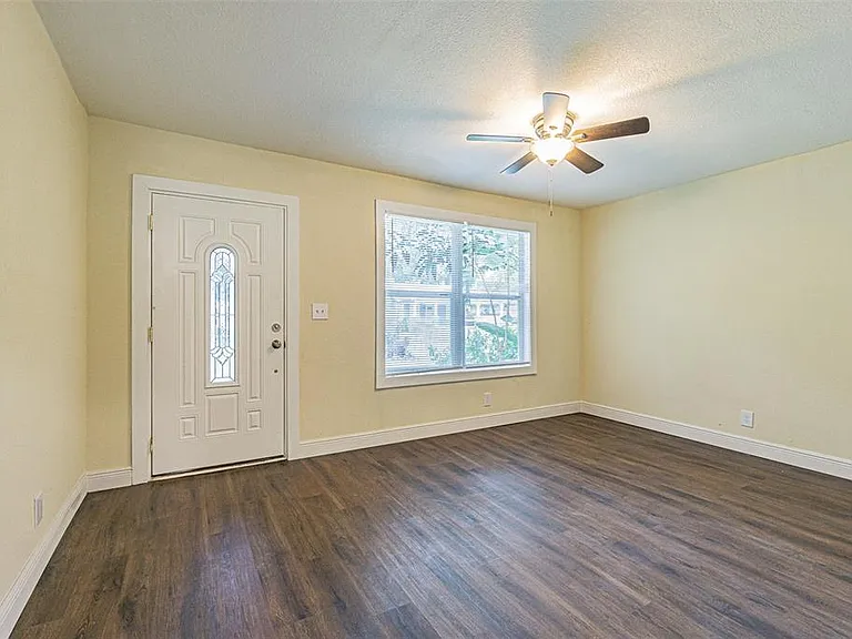505 E Virginia Ave — Photo 7
