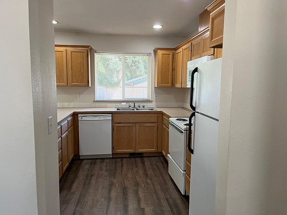 5th image of 7523 114th Street Ct E #7523