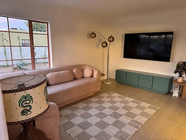 1321 W Clarendon Ave #1 — Photo 2