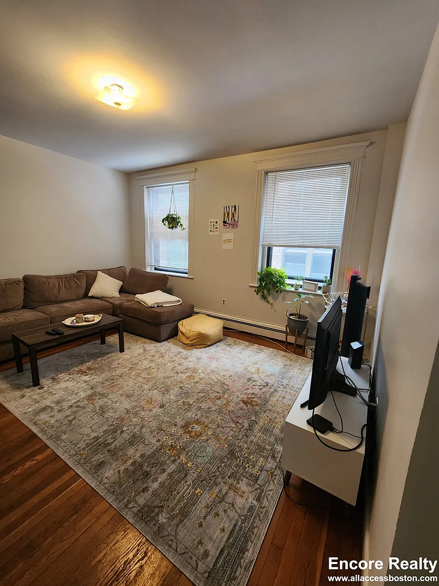 Building Photo - 11 Stearns Rd #4