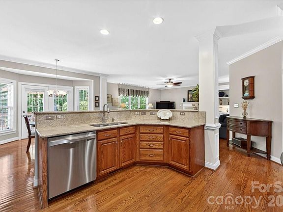 4th image of 4365 Enchantment Cove Ln