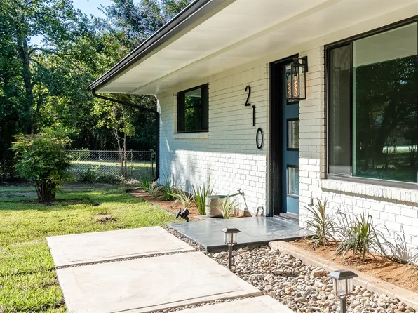 210 Davis Rd, Granbury, TX 76049