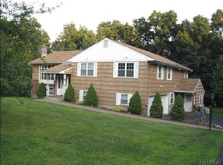7 Little Bear Dr, Yorktown Heights, NY 10598