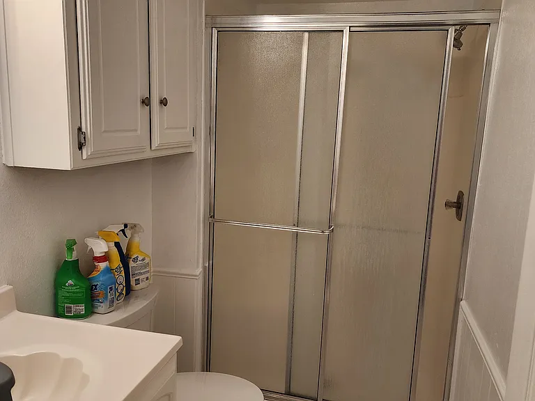 1701 Queens Towne — Photo 11