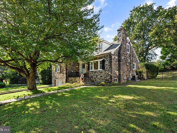 4th image of 147 Walnut Ln