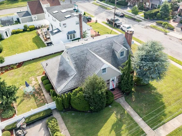 369 Jeffrey Avenue, East Meadow, NY 11554