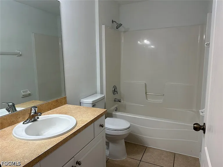 2207 NE 15th Ln — Photo 23