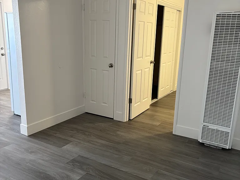 235 Clay St #6 — Photo 10