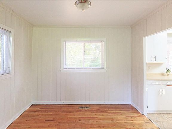 3rd image of 716 Voncile Ave